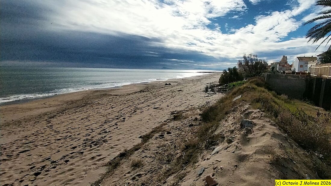 Tramo de Vía Verde con ciclista